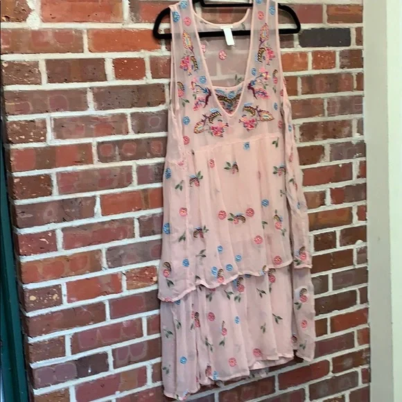 SUNDANCE DRESS - Picture 1 of 10